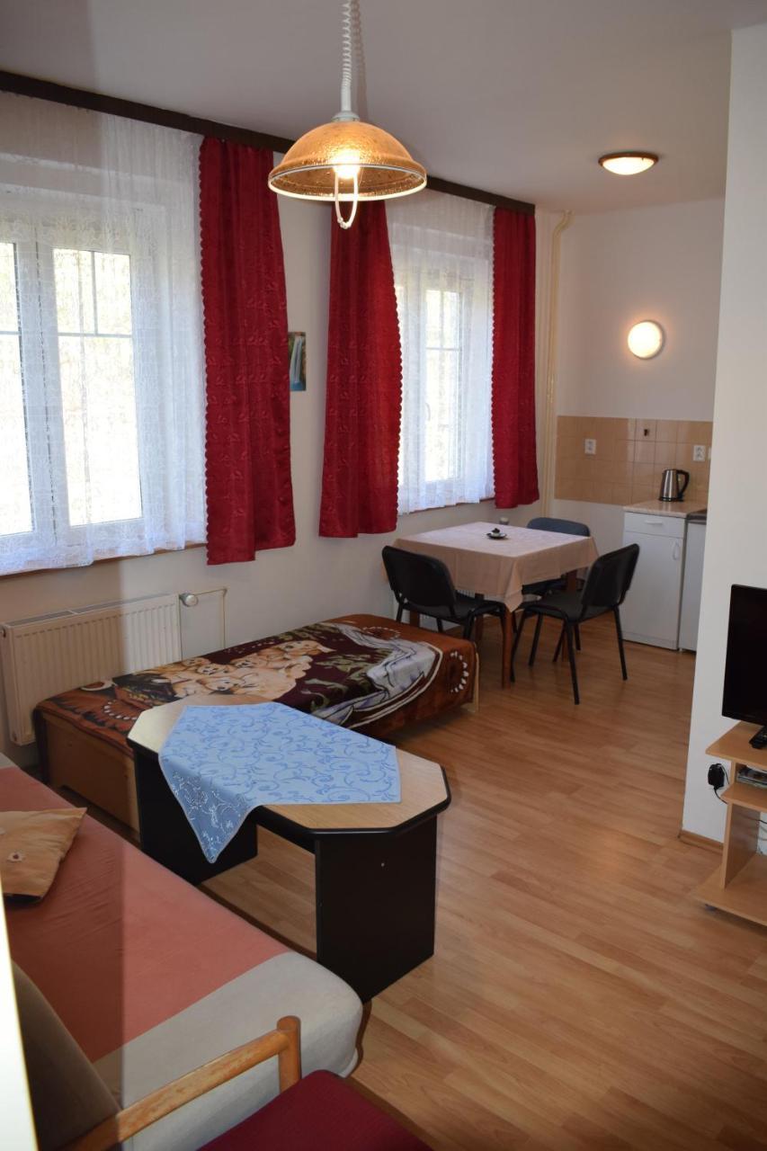 Penzion Ve starém krámě 147 Srbská Kamenice Exterior foto